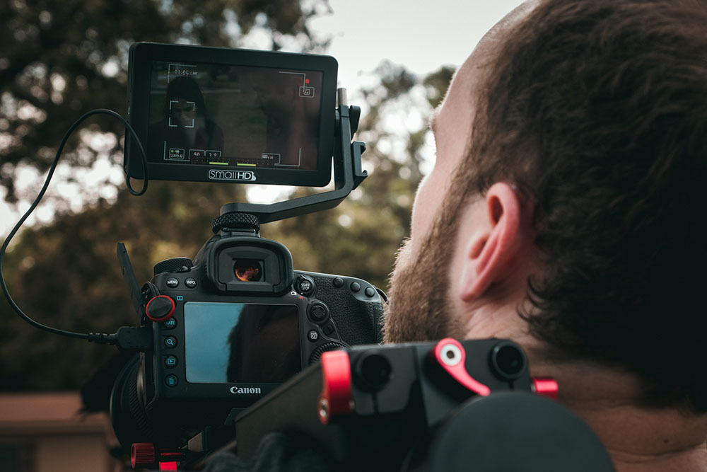 Réalisateur en plein tournage